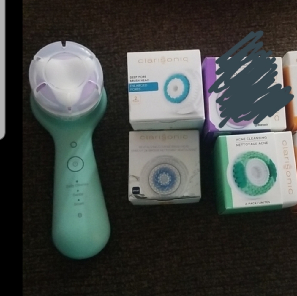 Clarisonic Mia Smart and 6 brush heads